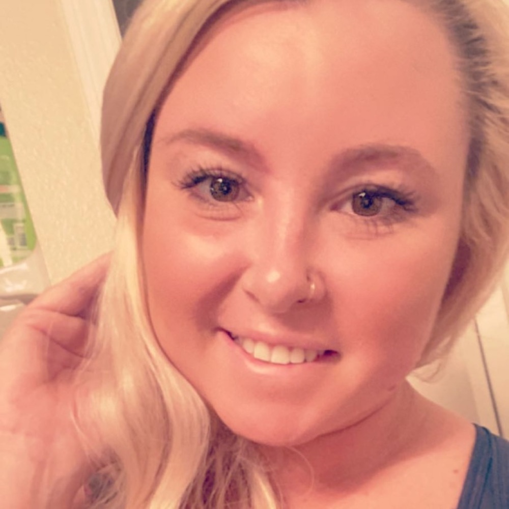 Meet your Posher, Dina